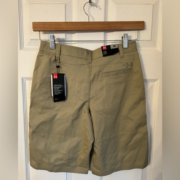 NWT Boys Size 16 Underarmour Shorts - Picture 2 of 3